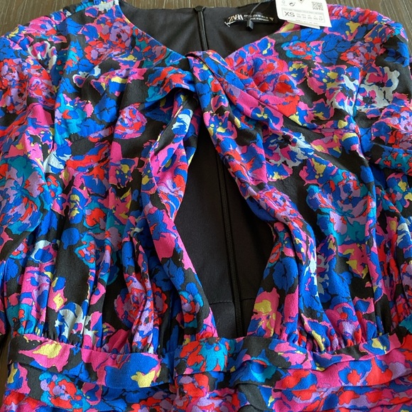 Zara ladies dress made in Morocco in size extra small, gorgeous floral. - Picture 7 of 12